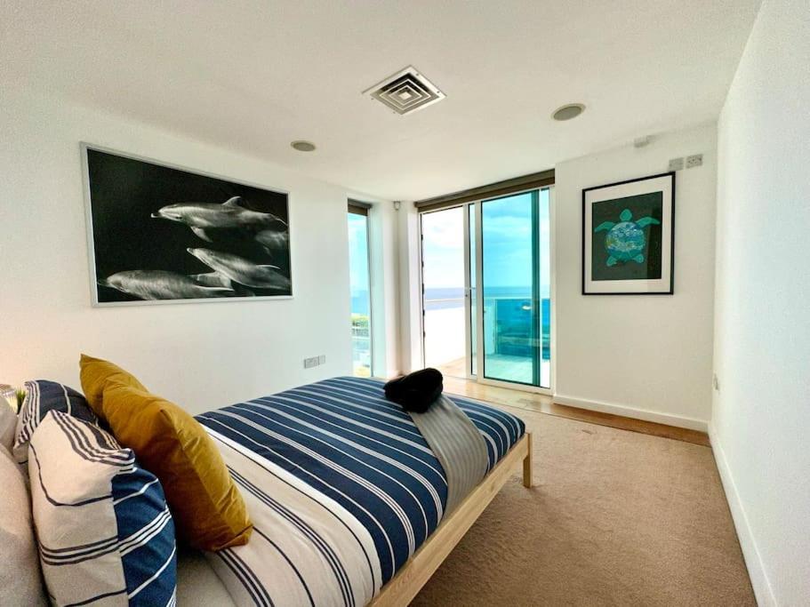 Stunning Panoramic Sea View Beach Location - Sleeps Up To 4 People - Free Parking - The Best Beach! - Great Location - Fast Wifi - Smart Tv - Newly Decorated - Sleeps Up To 4! Close To Bournemouth & Poole Town Centre & Sandbanks Esterno foto